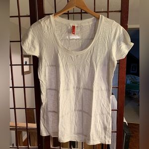 White woman’s t-shirt, Size 8